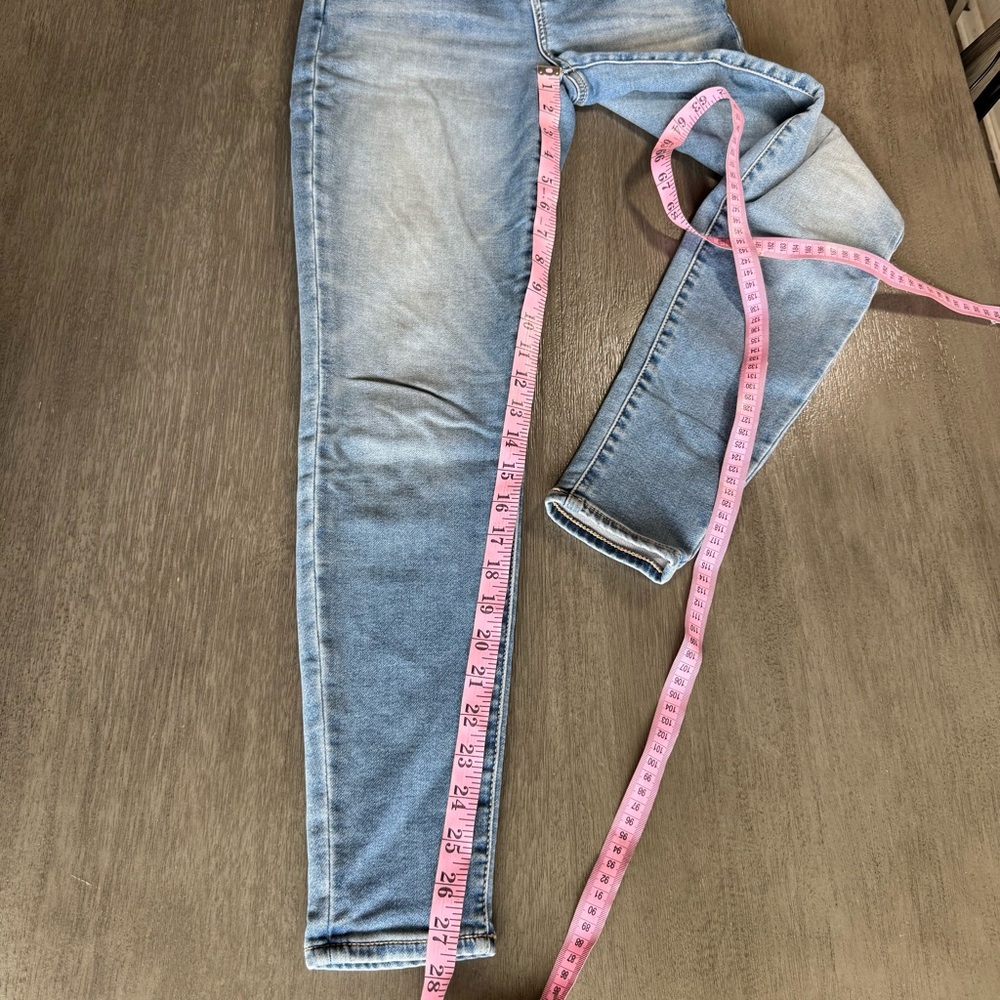 AEO Blue Denim High Rise Curvy Skinny Jeans 2 - Picture 9 of 10